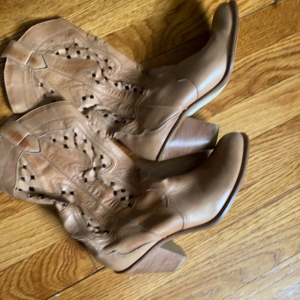 Jessica Simpson cowboy boots